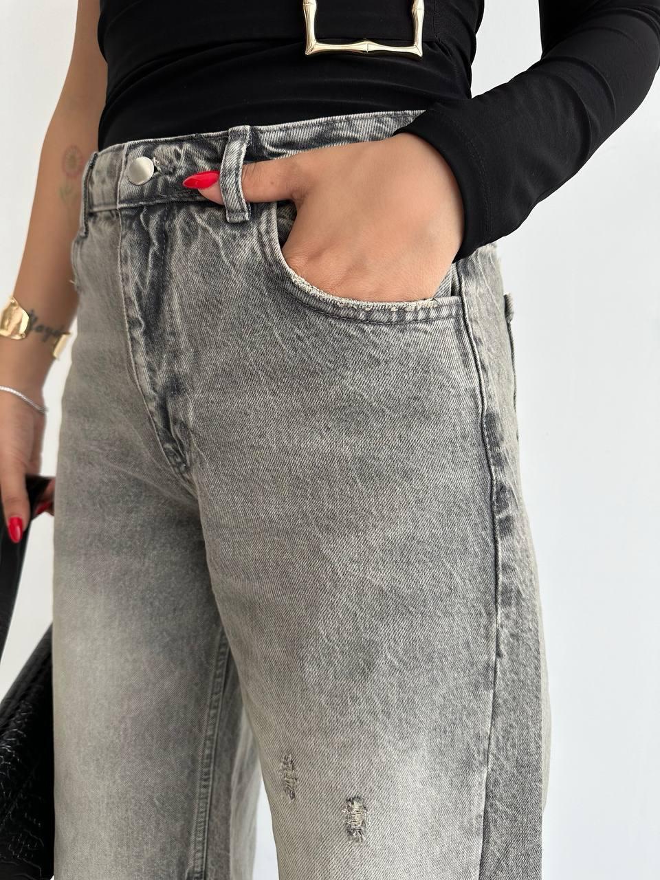 BAGGY JEANS WITH LASER DTAILE ON HEM