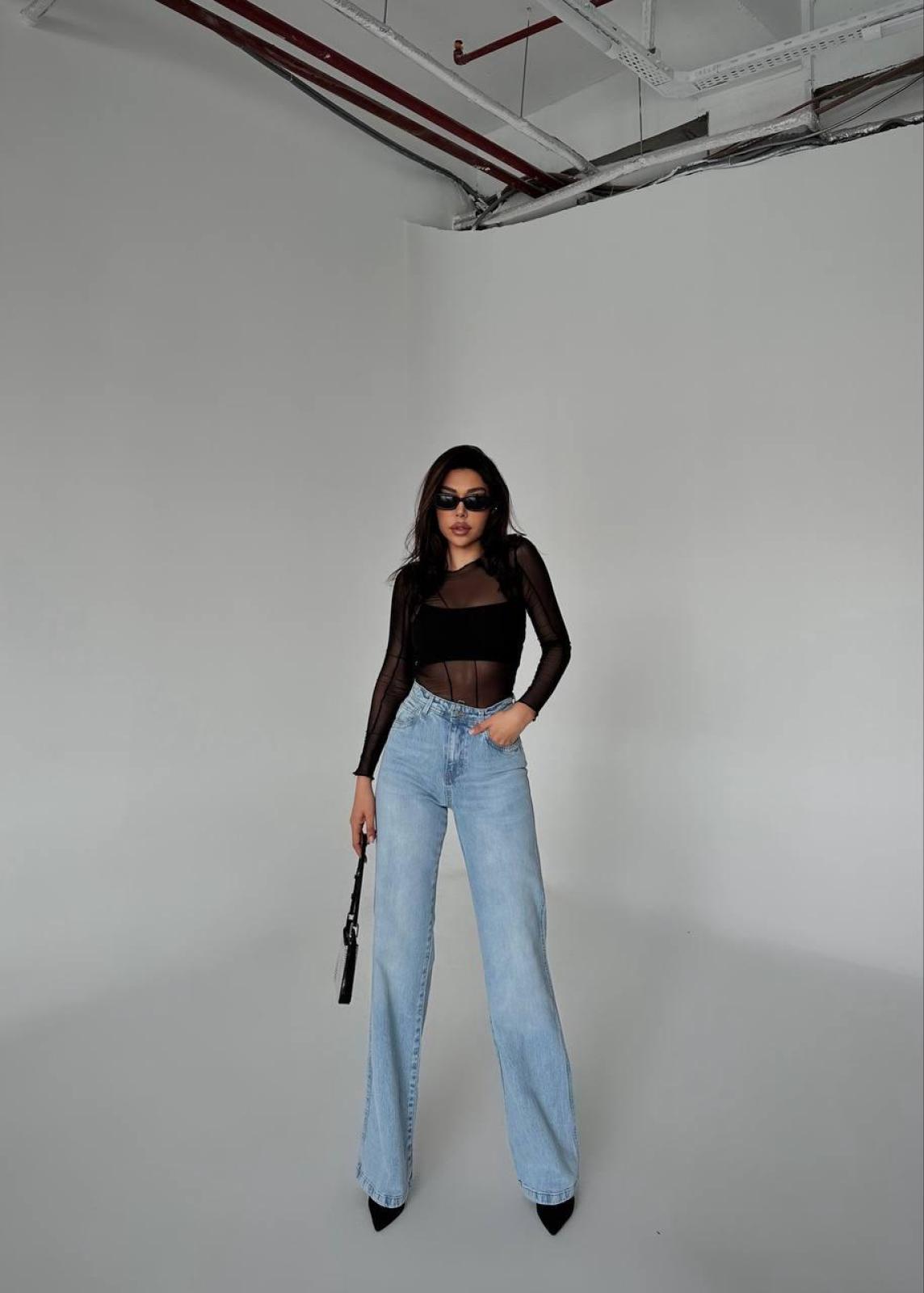 STRAIGHT FIT JEANS